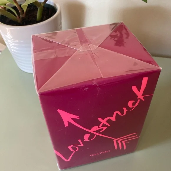 Love Struck Eau De Perfume by Vera Wang NEW - Picture 4 of 4